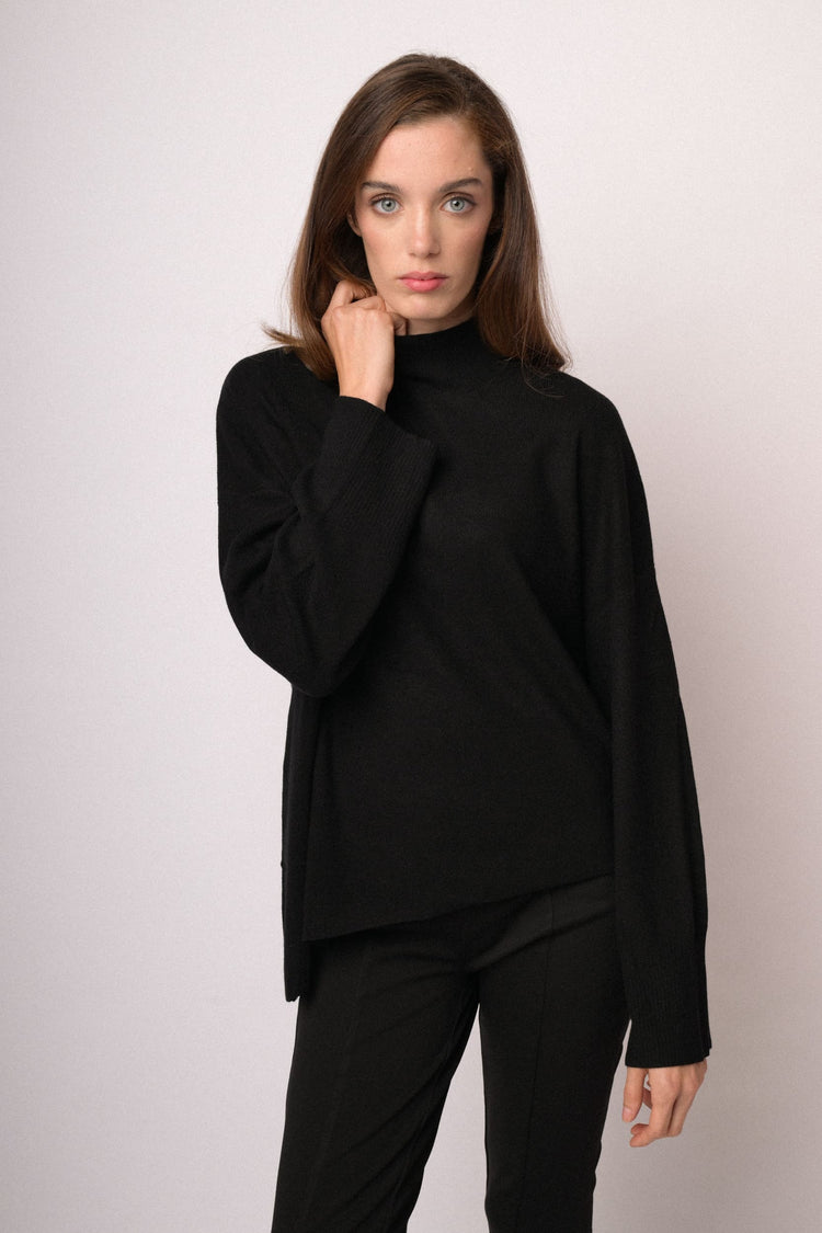 Black oversized asymmetric-hem sweater