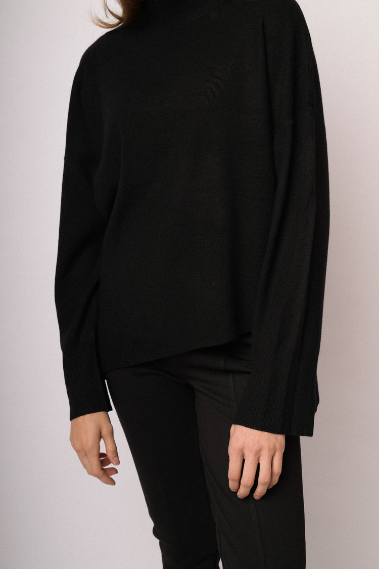 Black oversized asymmetric-hem sweater