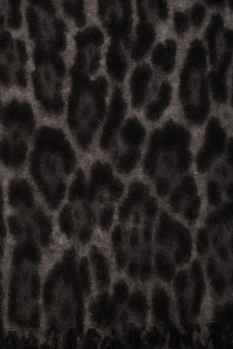 Fringed animalier scarf