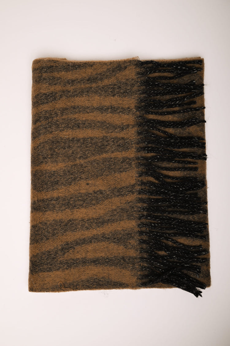 Animalier jacquard scarf