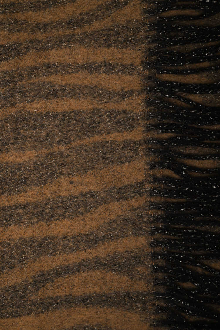 Animalier jacquard scarf