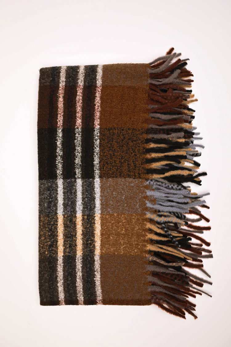 Check motif scarf