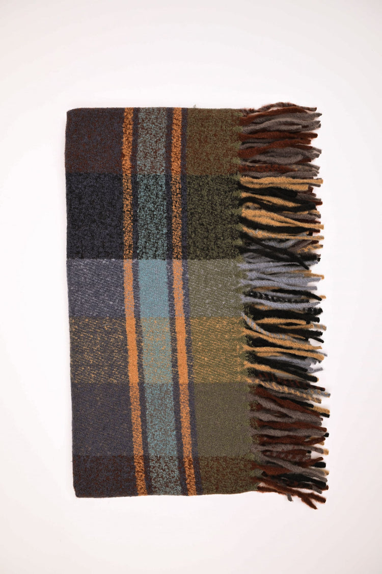 Check motif scarf
