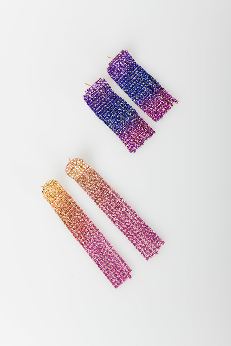Set of 2 rhinestoned earrings
