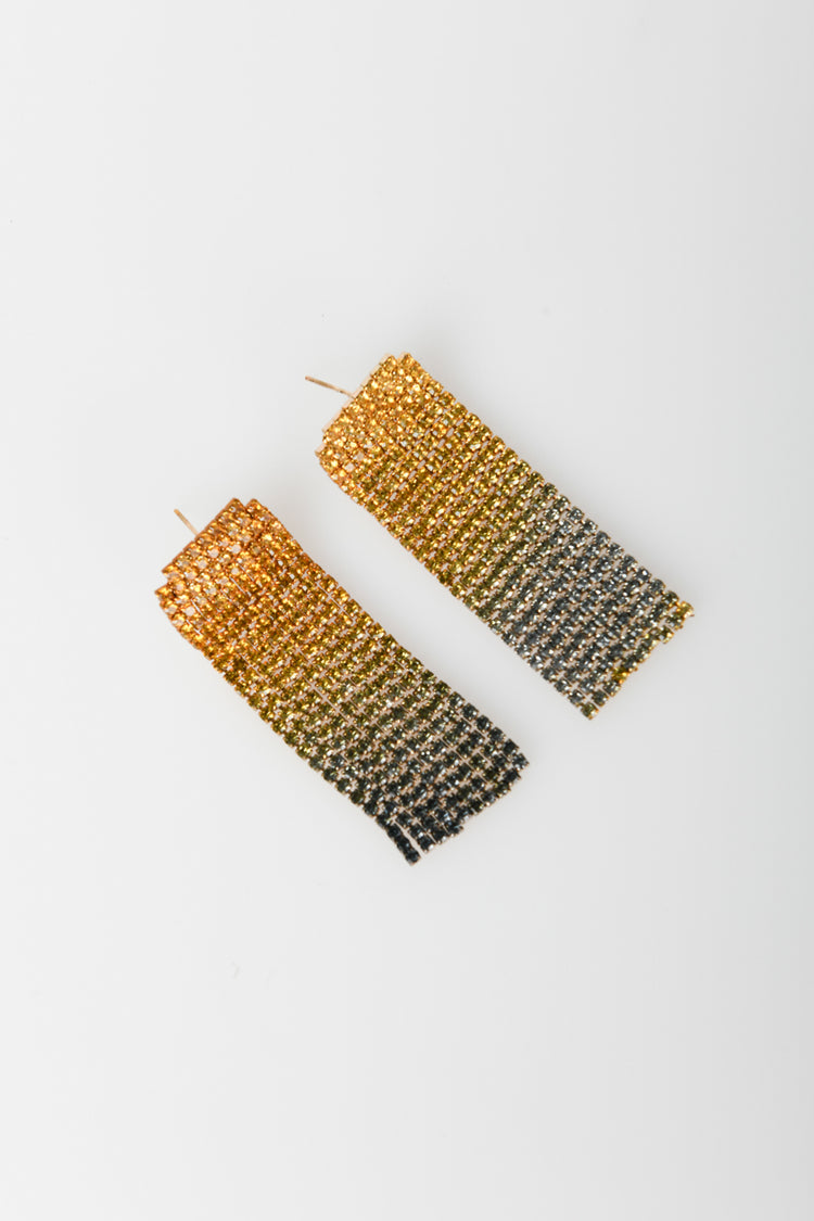 Set of 2 rhinestoned earrings