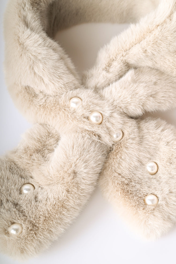 Pearls faux fur scarf