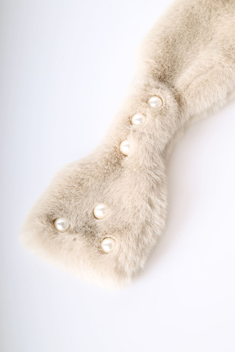 Pearls faux fur scarf
