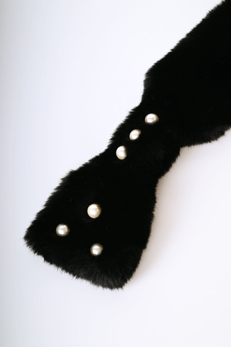 Pearls faux fur scarf