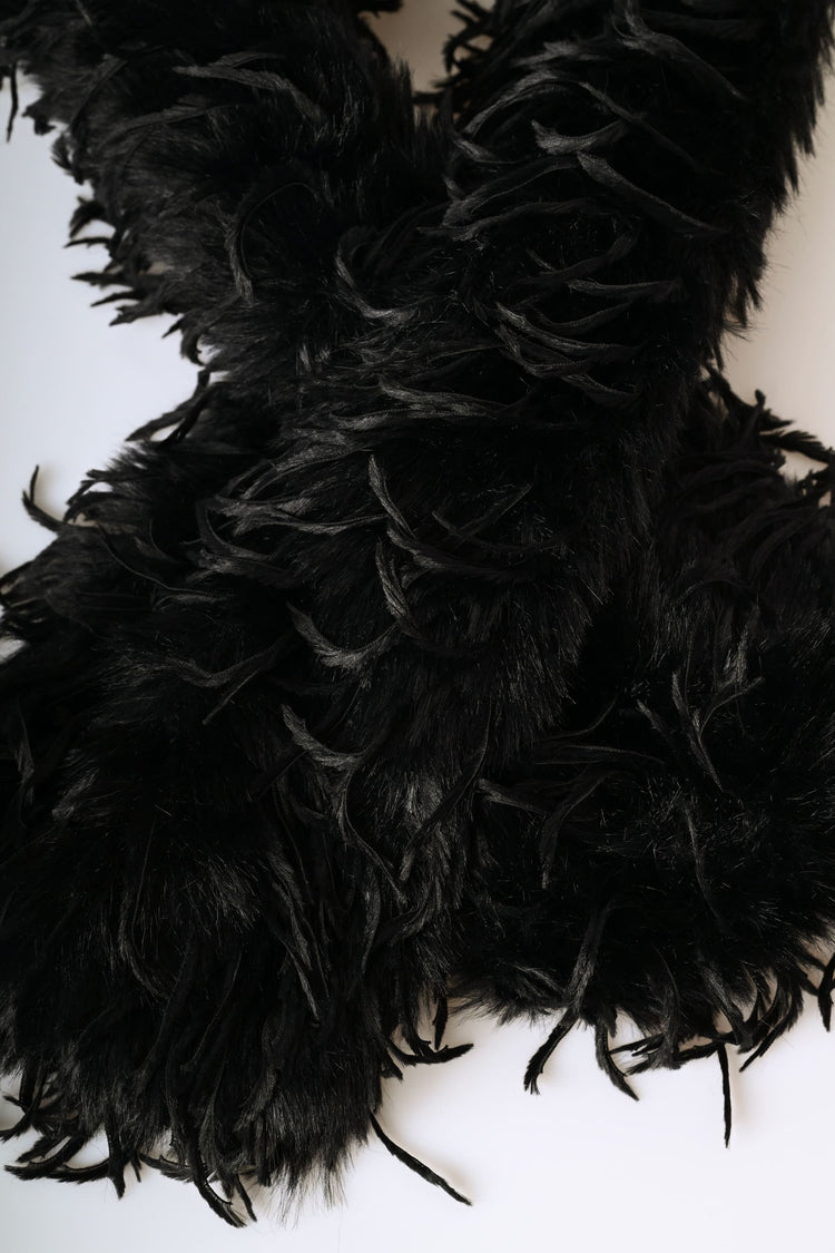Feathers scarf