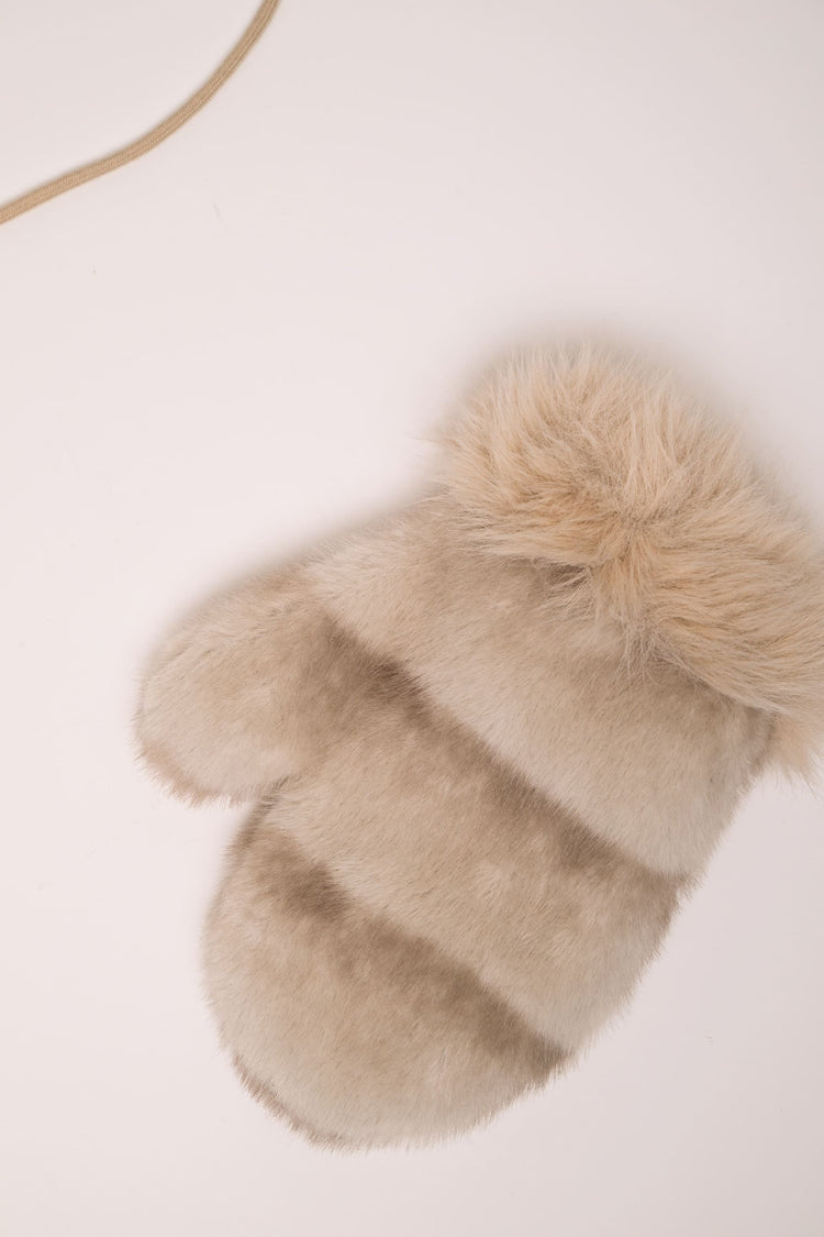 Faux fur mitten gloves