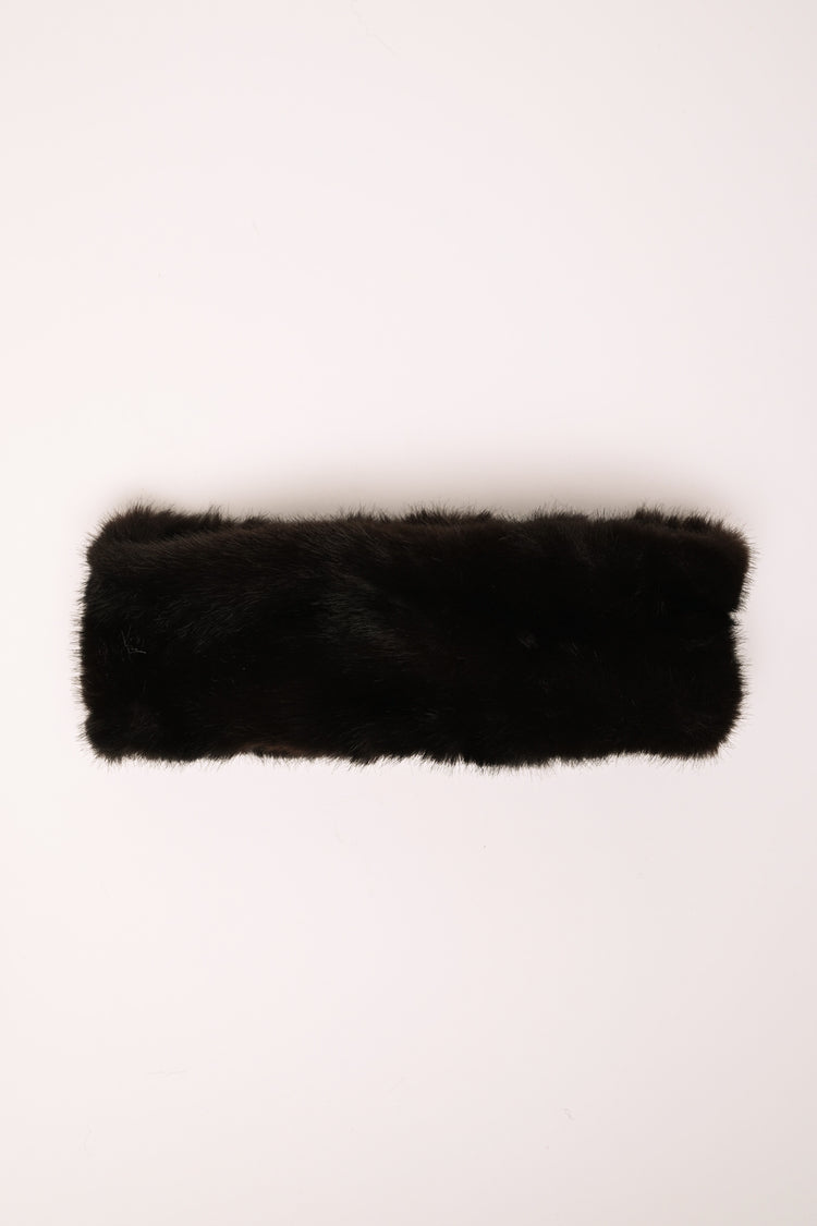 Faux fur collar