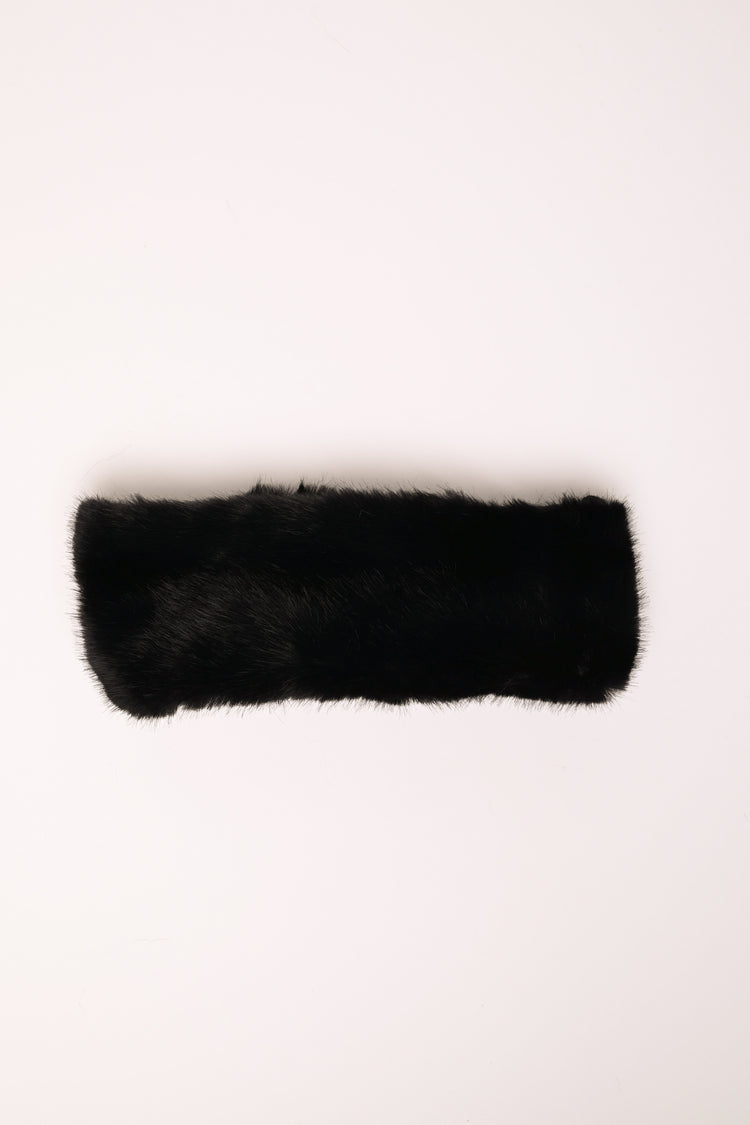 Faux fur collar