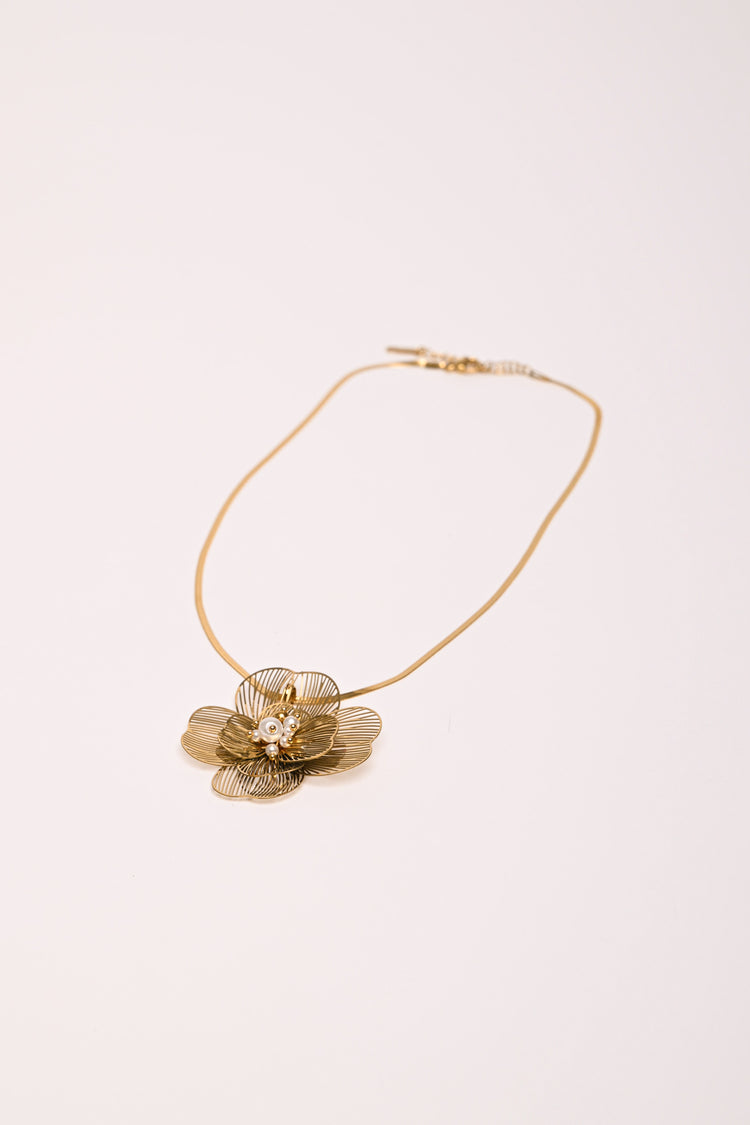 Gold pearl 3D floral pendant necklace