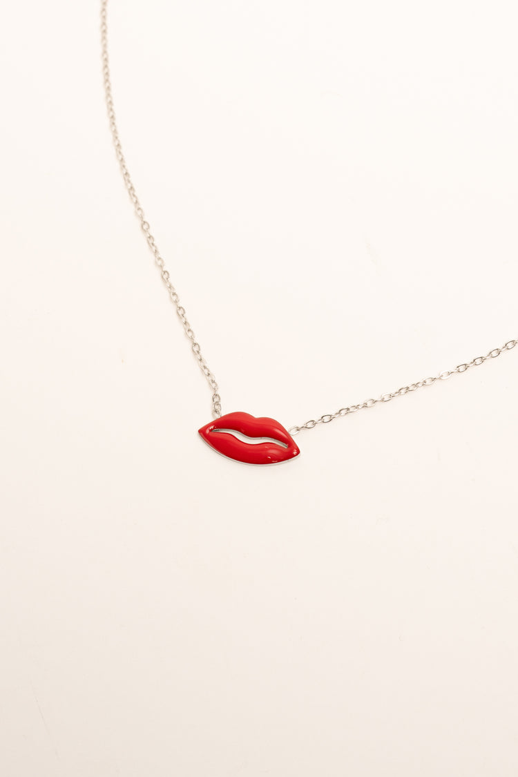 Red lips pendant necklace