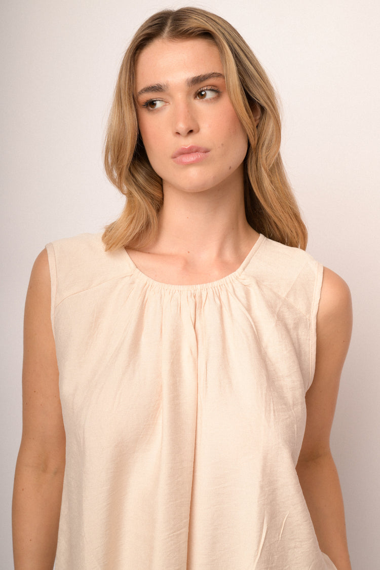 Top basic con drappeggi beige