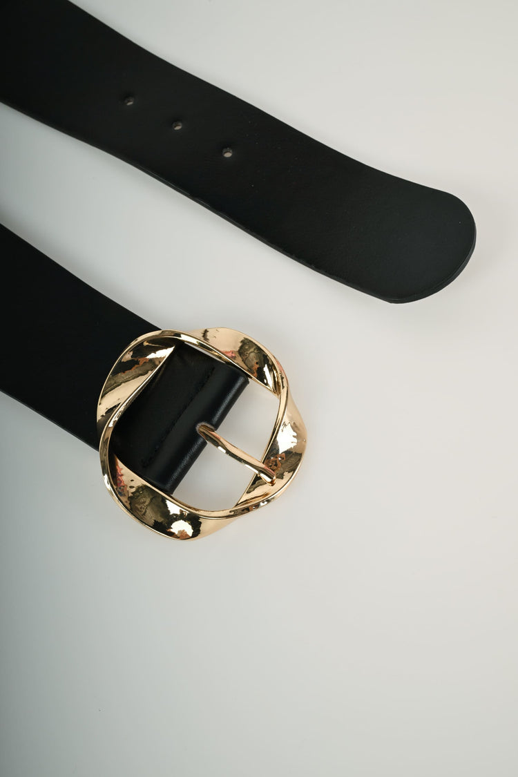 Rounded buckle elastic belt