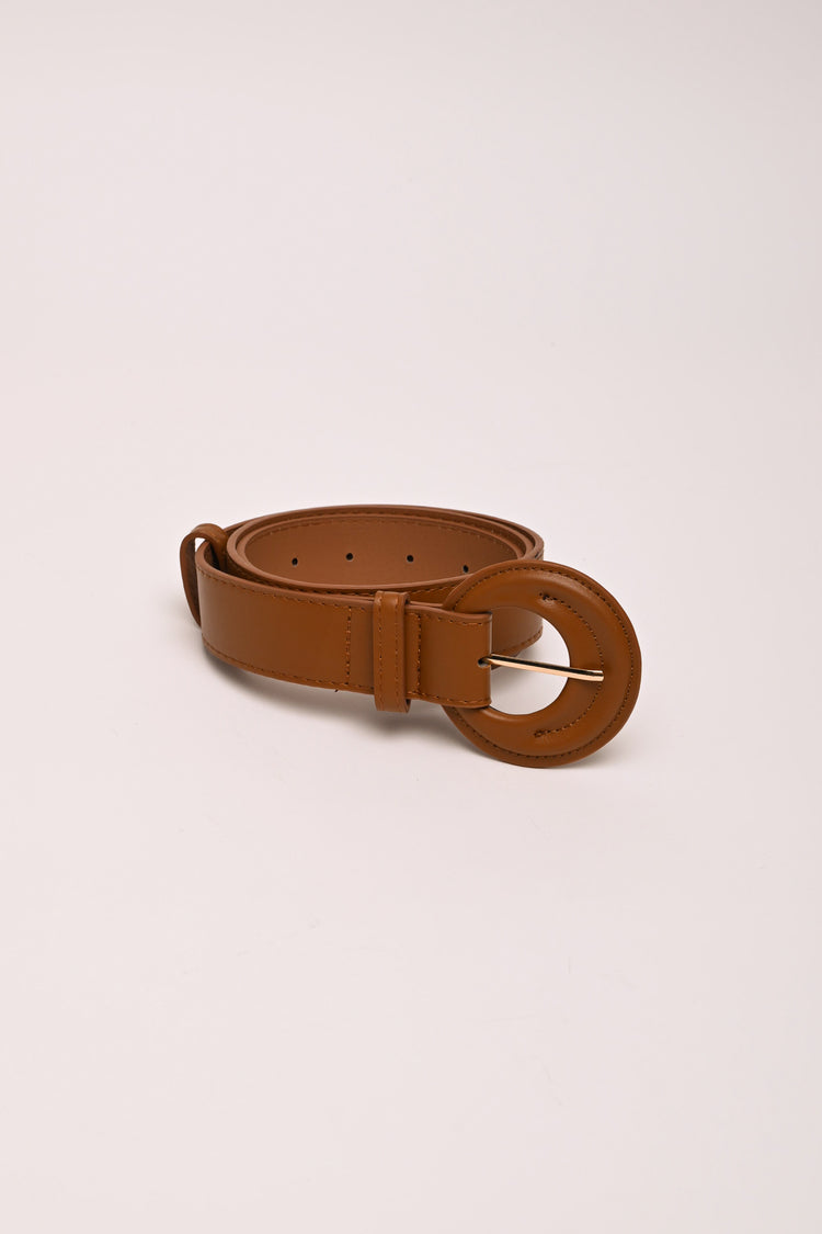 Round buckle faux leather belt