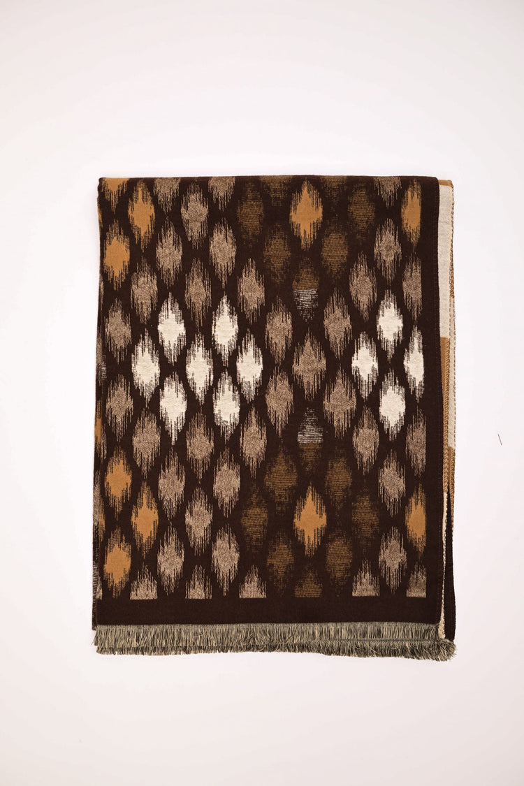 Diamond motif scarf