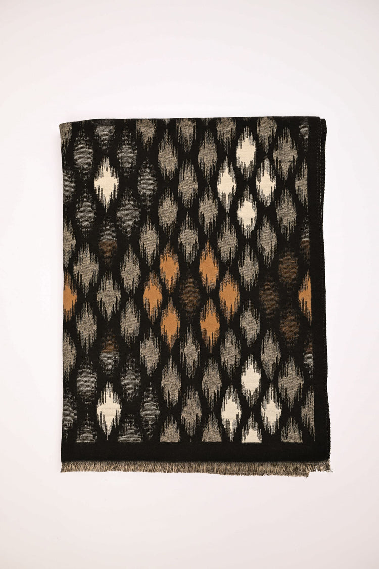 Diamond motif scarf