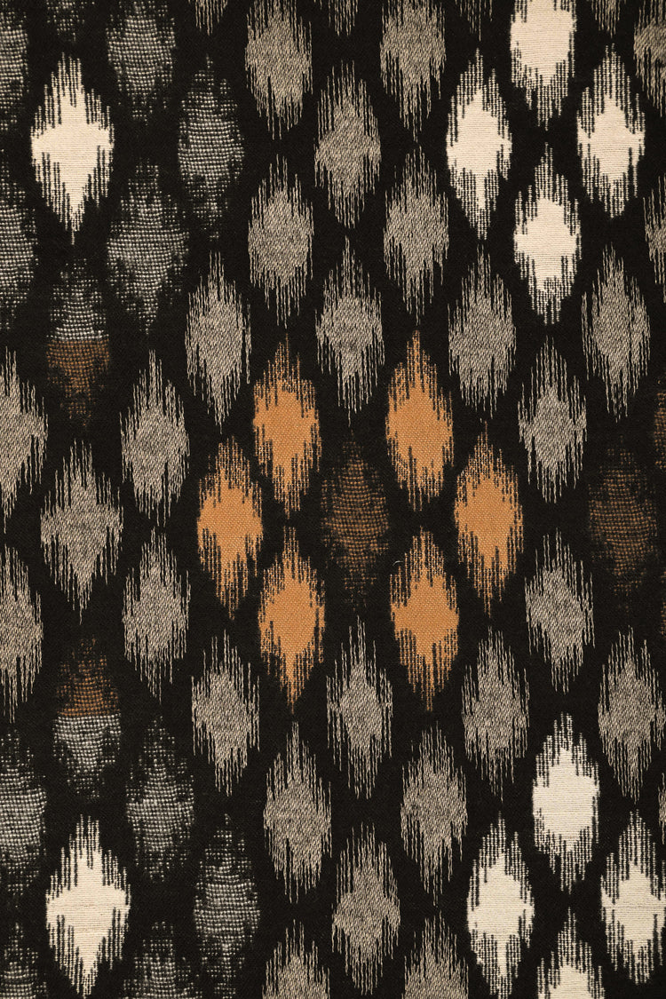 Diamond motif scarf