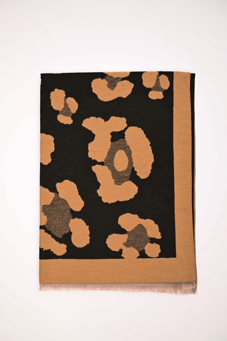 Macro leo motif scarf