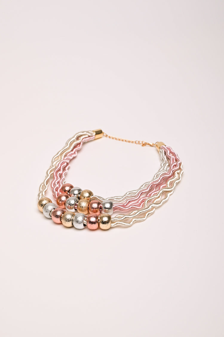 Multicolor beads and wavy strands necklace