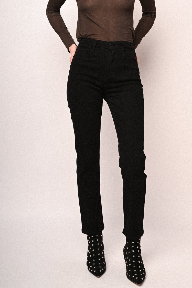 Slim-fit basic jeans