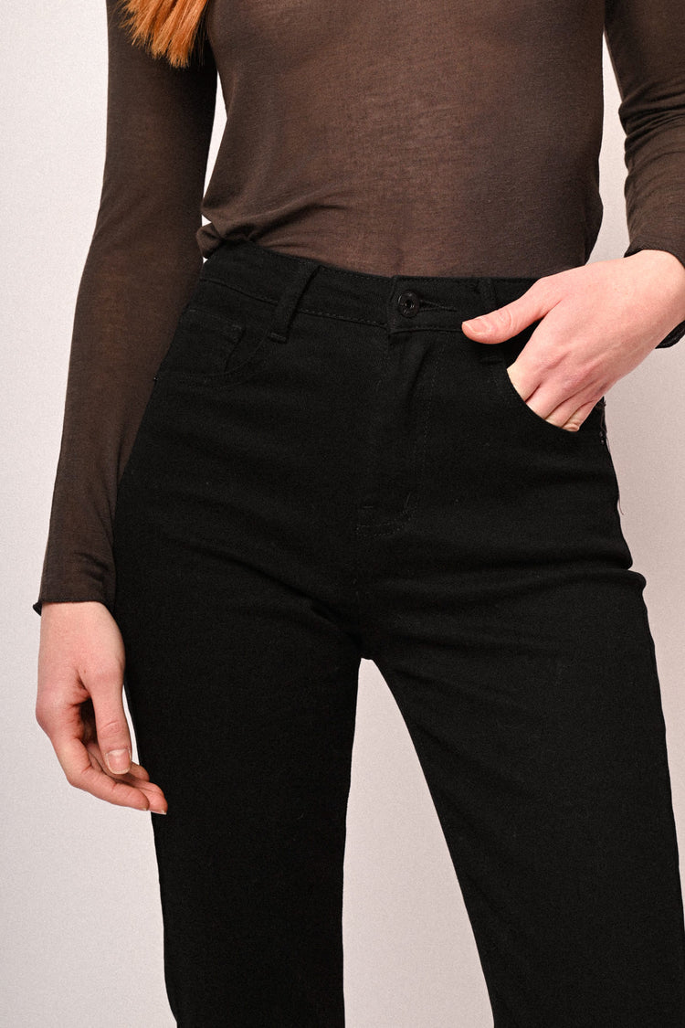 Slim-fit basic jeans