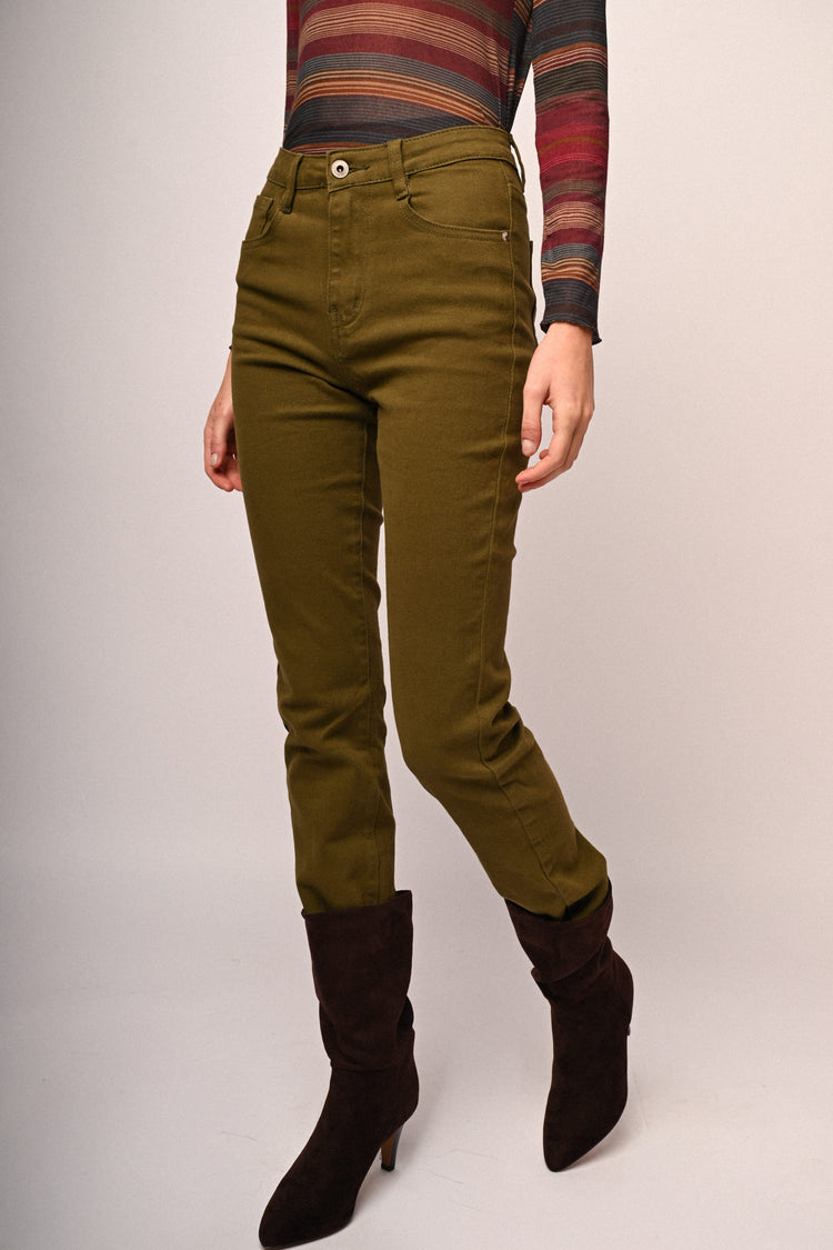 Slim-fit basic jeans