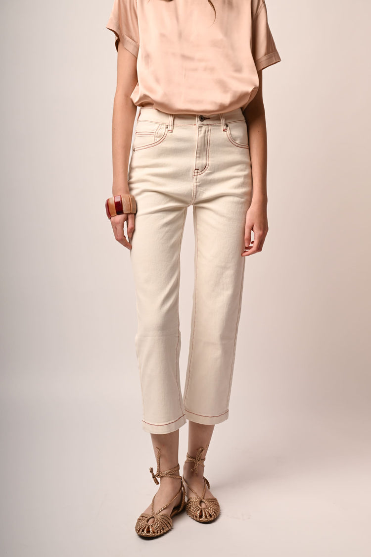 Contrast topstitching jeans