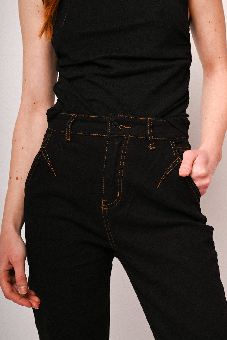 Contrast topstitching jeans