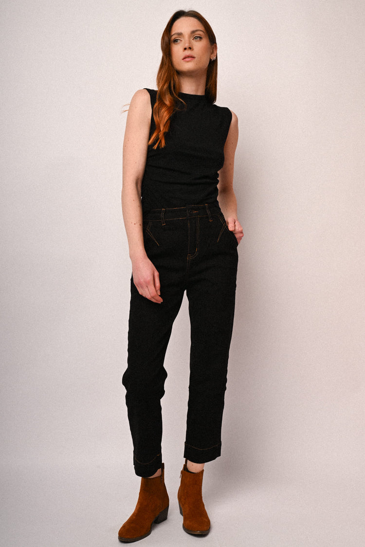 Contrast topstitching jeans