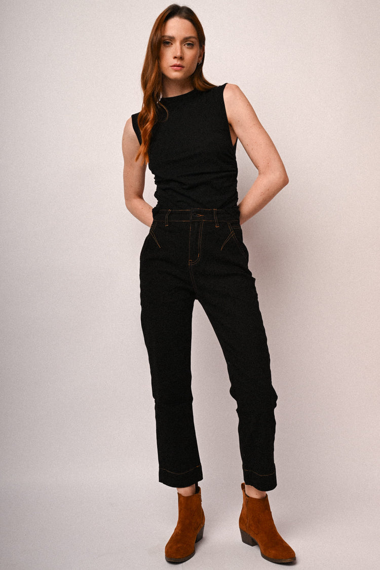 Contrast topstitching jeans