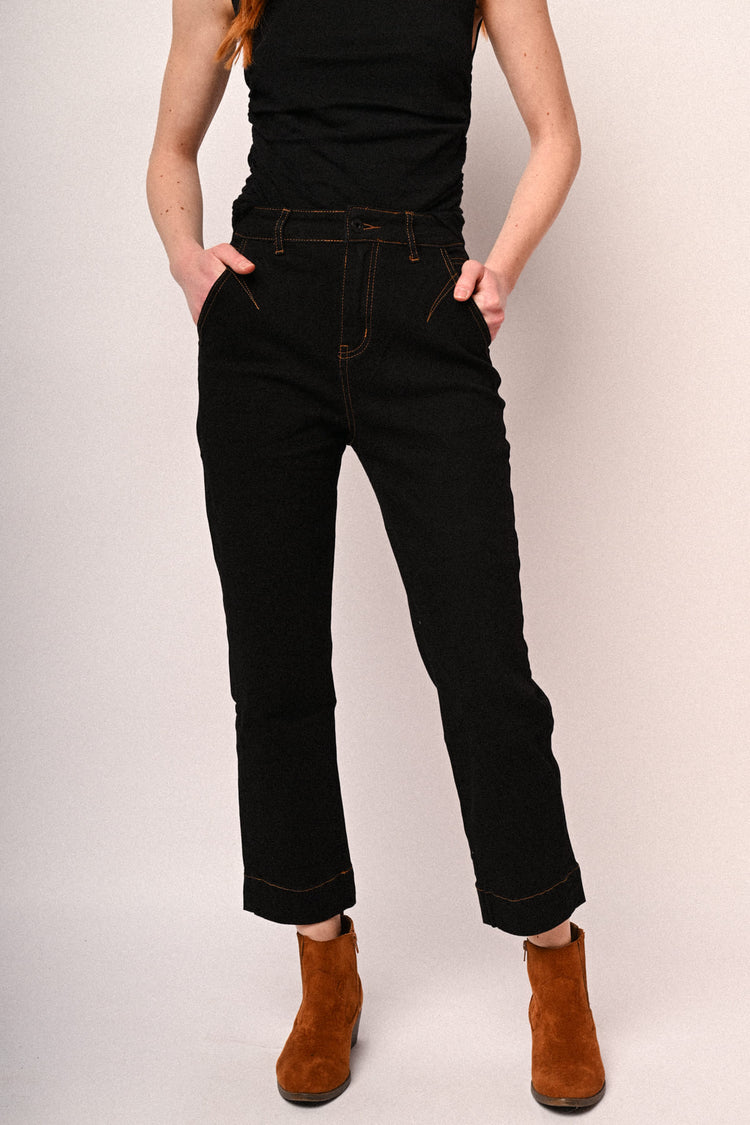 Contrast topstitching jeans