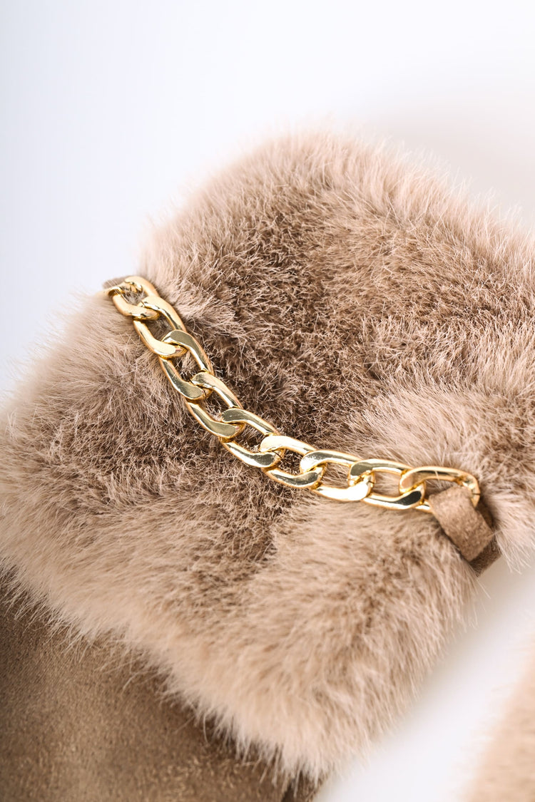 Chain and faux fur cuff gloves