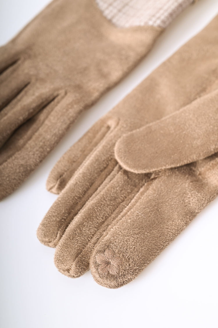 Strap and houndstooth motif gloves