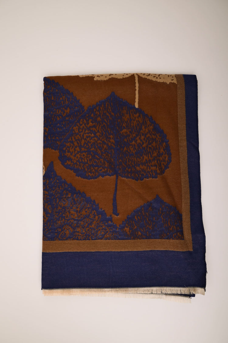 Leaf motif scarf