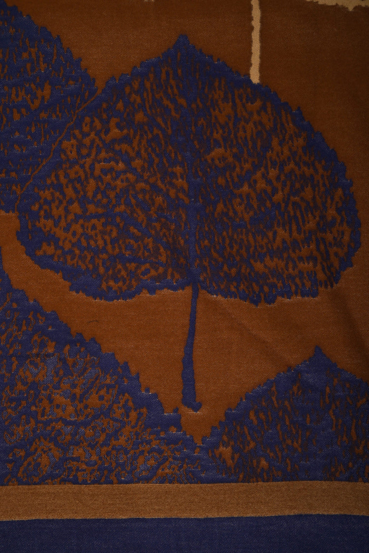 Leaf motif scarf