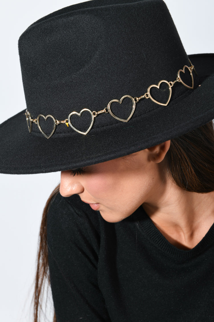 Heart chain hat