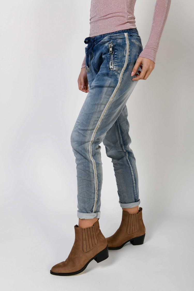 Rhinestoned-stripe baggy jeans